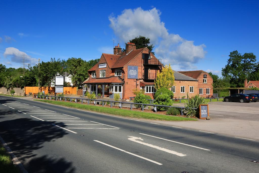 The George Carvery & Hotel Ripon Extérieur photo